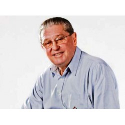 Justiça concede liminar a Dinho Costa